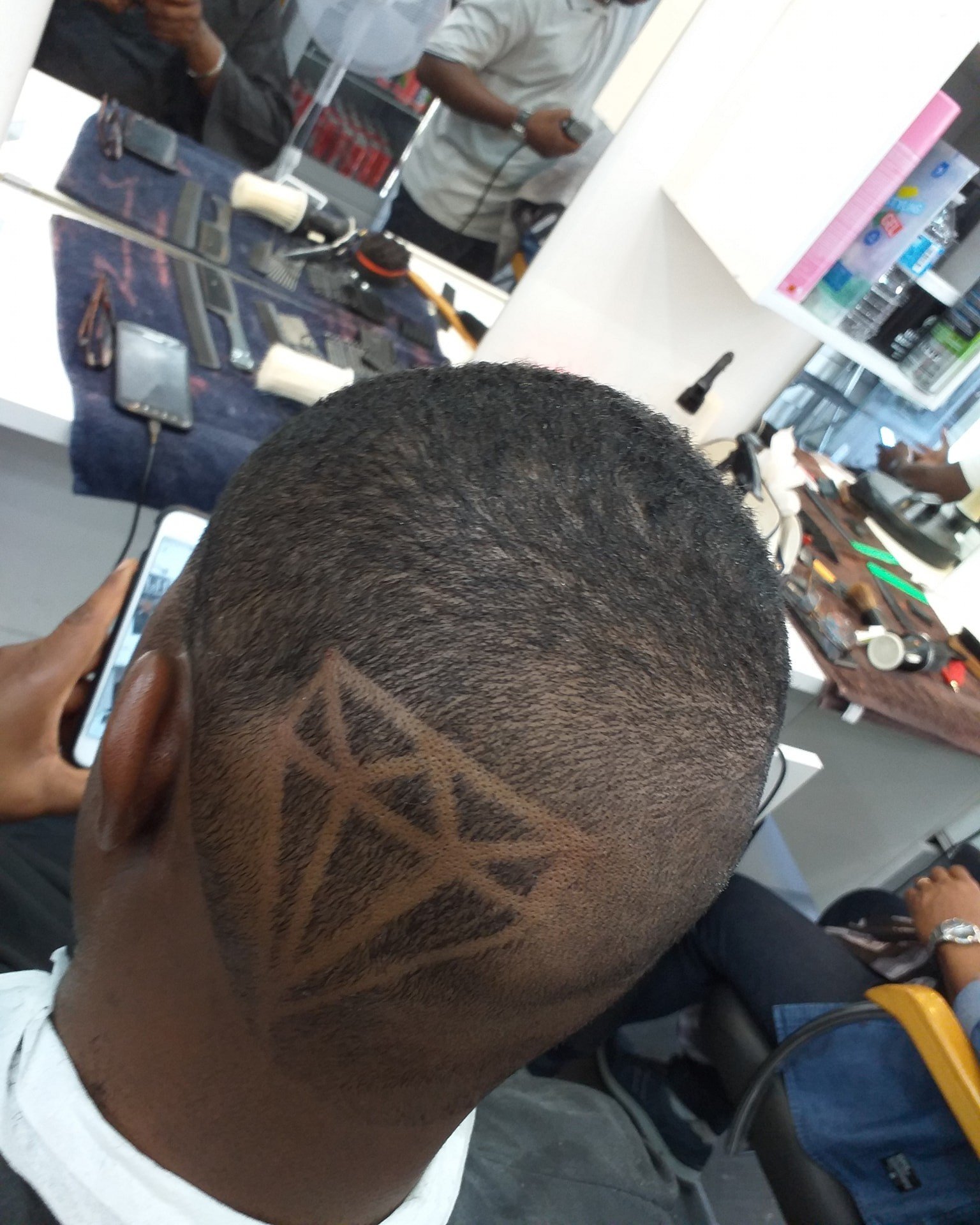 coupe-afro-avec-dessin-diamond